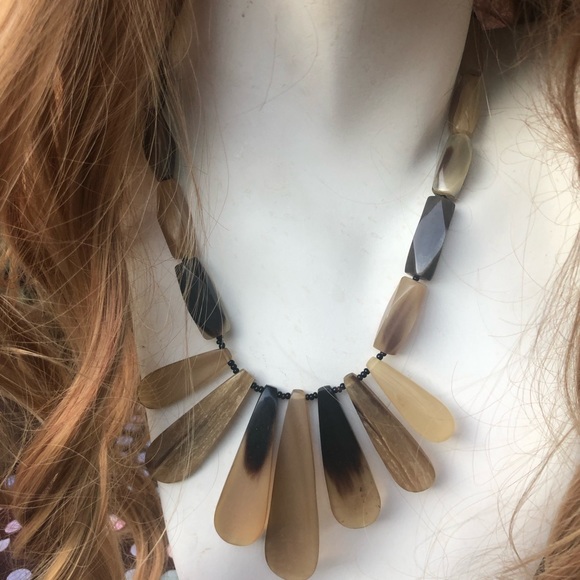 Vintage Lucite cleopatra style necklace 25” 1960s - Picture 4 of 7